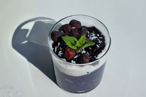 Superfood chia pudink s borůvkami a kokosem