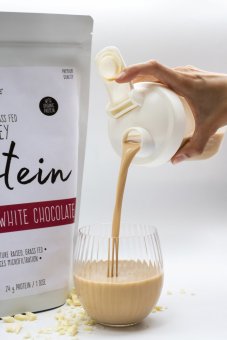 Nativní syrovátkový protein BIO GrassFed - Malina a bílá čokoláda / Native GrassFed Whey protein - 1000 g CZ
