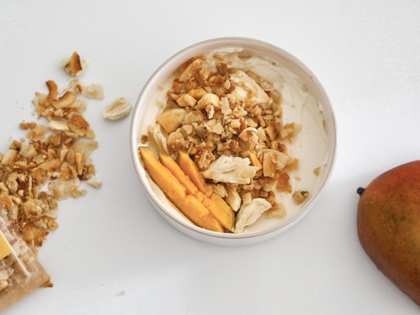 Granola - Tropické ovocie a kešu oriešky 270 g SK