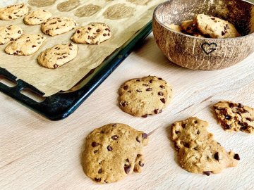 Vegan chocolate chip cookie