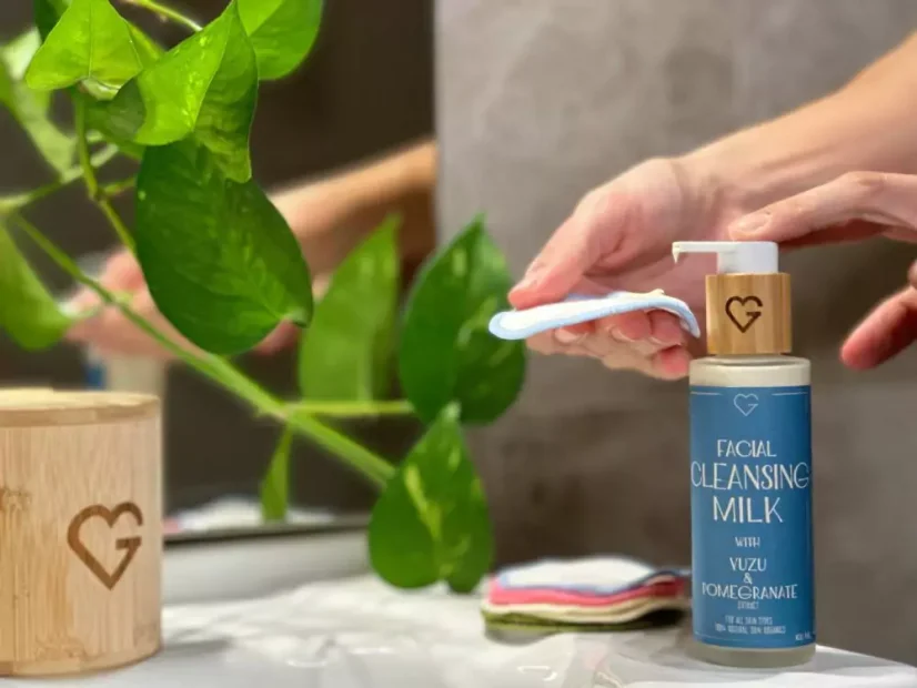 Odličovacie pleťové mlieko - Facial Cleansing Milk 100 ml SK