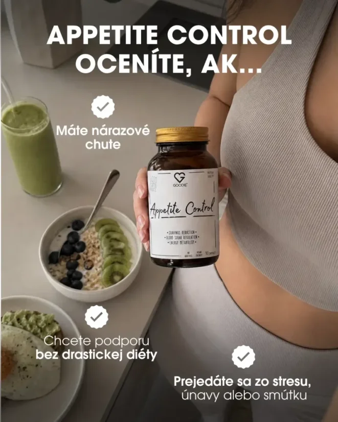 Žena drží výživový doplnok Appetite Control vedľa zdravých raňajok s ovocím a smoothie. SK