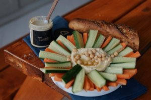 Jemný cizrnový hummus s tahini