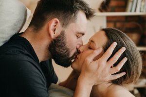 Jak působení hormonů lásky ovlivňuje zamilovanost, věrnost i zdraví