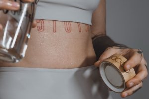 Pocení je nepříjemné, ale nezbytné: 6 důvodů, proč ho tělo potřebuje