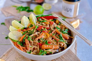 Vegan pad thai nudle