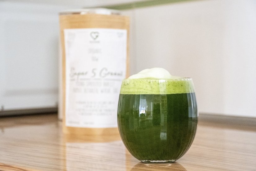 Super 5 Greens - sušené šťávy BIO, RAW - mladý ječmen, alfalfa, kamut, mladá pšenice, mladý oves 150 g_2
